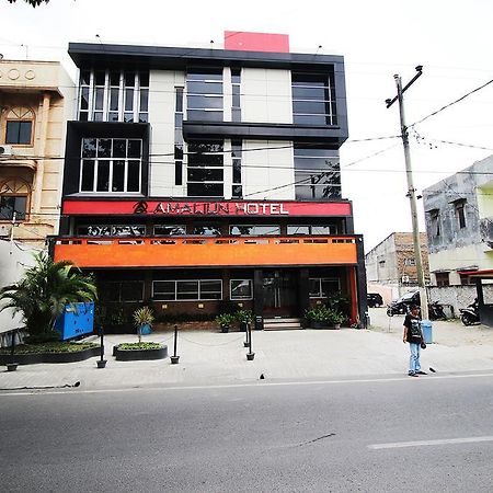 Amaliun Hotel Medan Kültér fotó