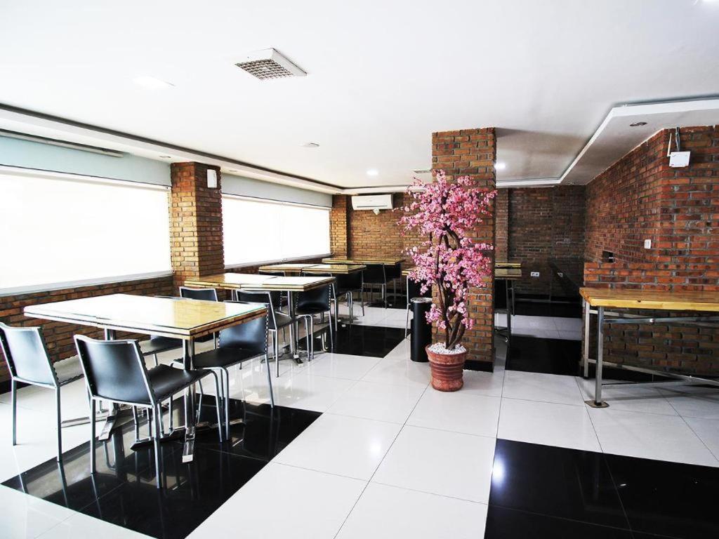 Amaliun Hotel Medan Kültér fotó