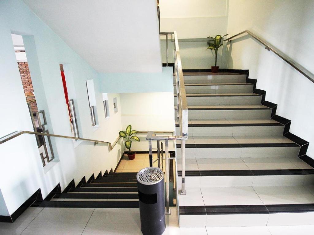 Amaliun Hotel Medan Kültér fotó