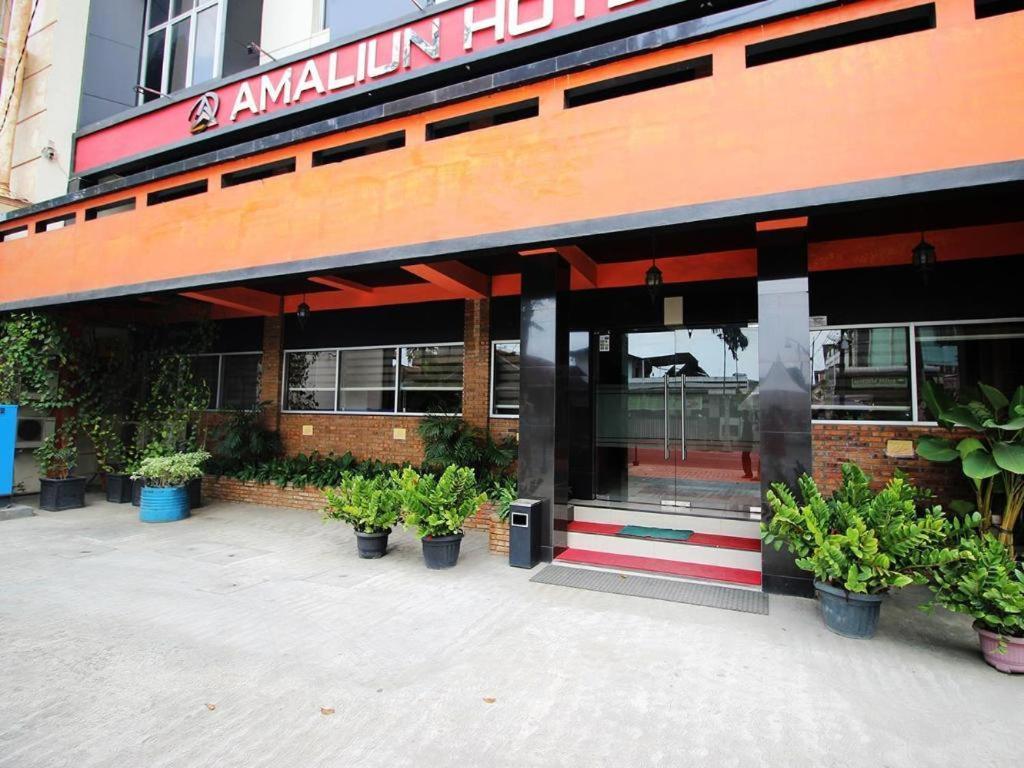 Amaliun Hotel Medan Kültér fotó