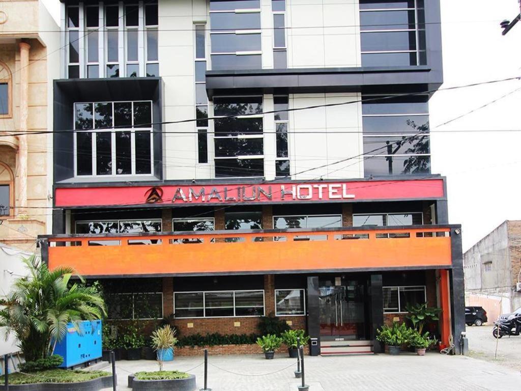 Amaliun Hotel Medan Kültér fotó
