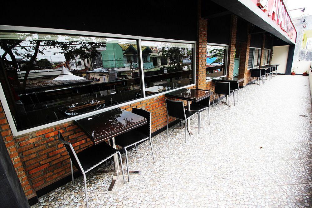 Amaliun Hotel Medan Kültér fotó