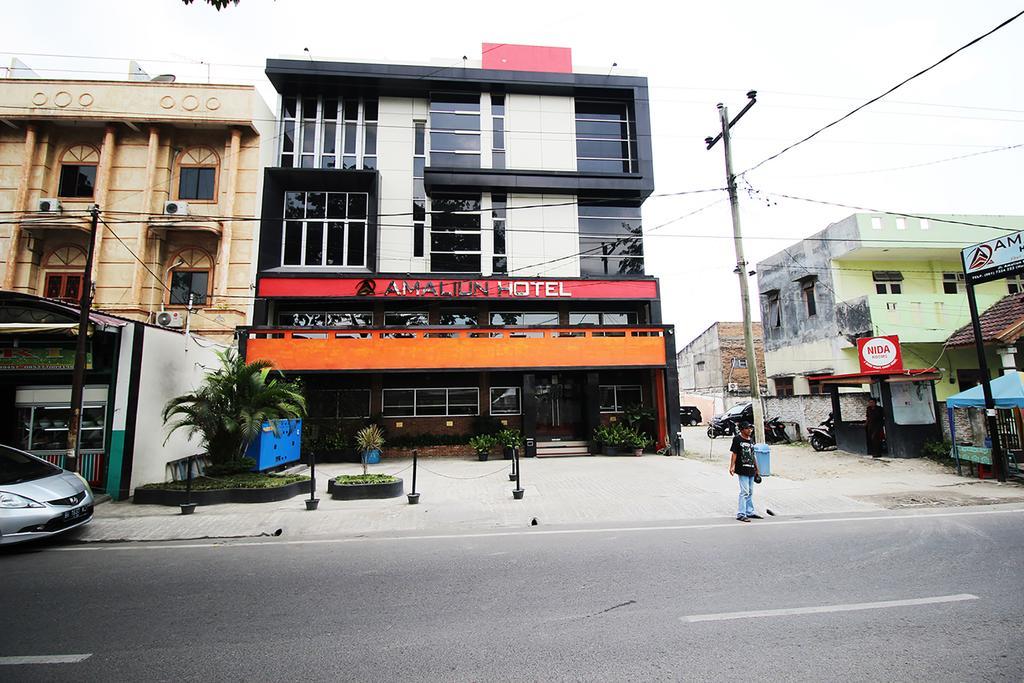Amaliun Hotel Medan Kültér fotó