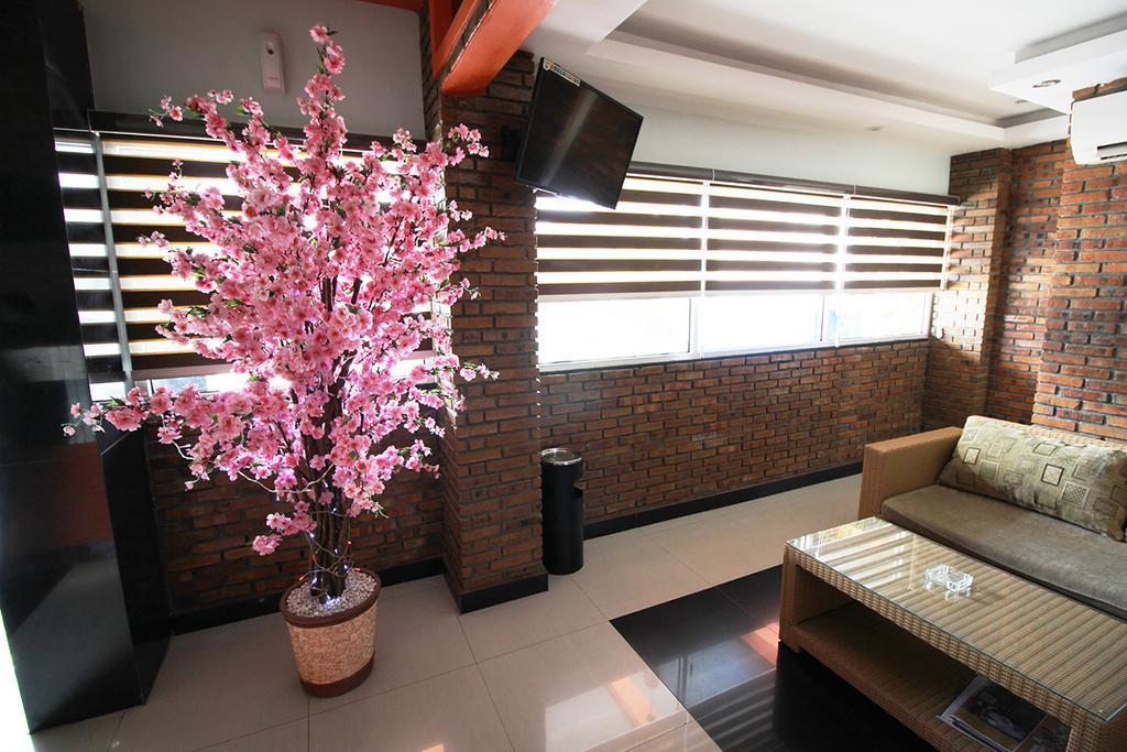Amaliun Hotel Medan Kültér fotó