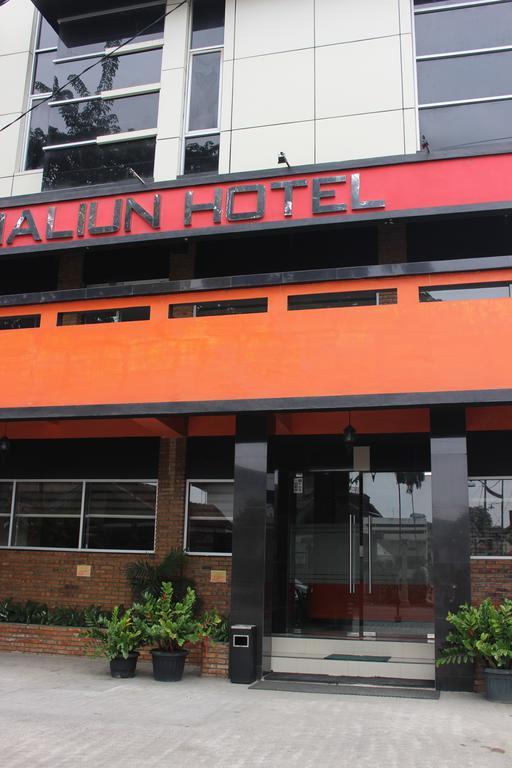 Amaliun Hotel Medan Kültér fotó