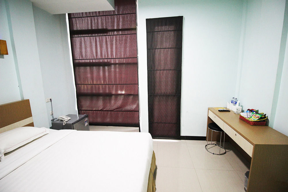 Amaliun Hotel Medan Kültér fotó